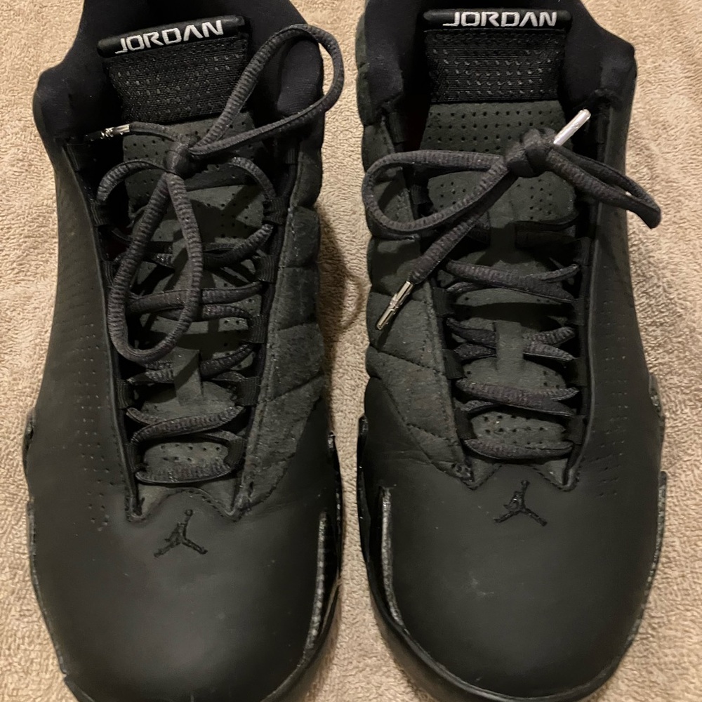 Jordan Men's Black and Red Sneakers - Picture 4 of 6